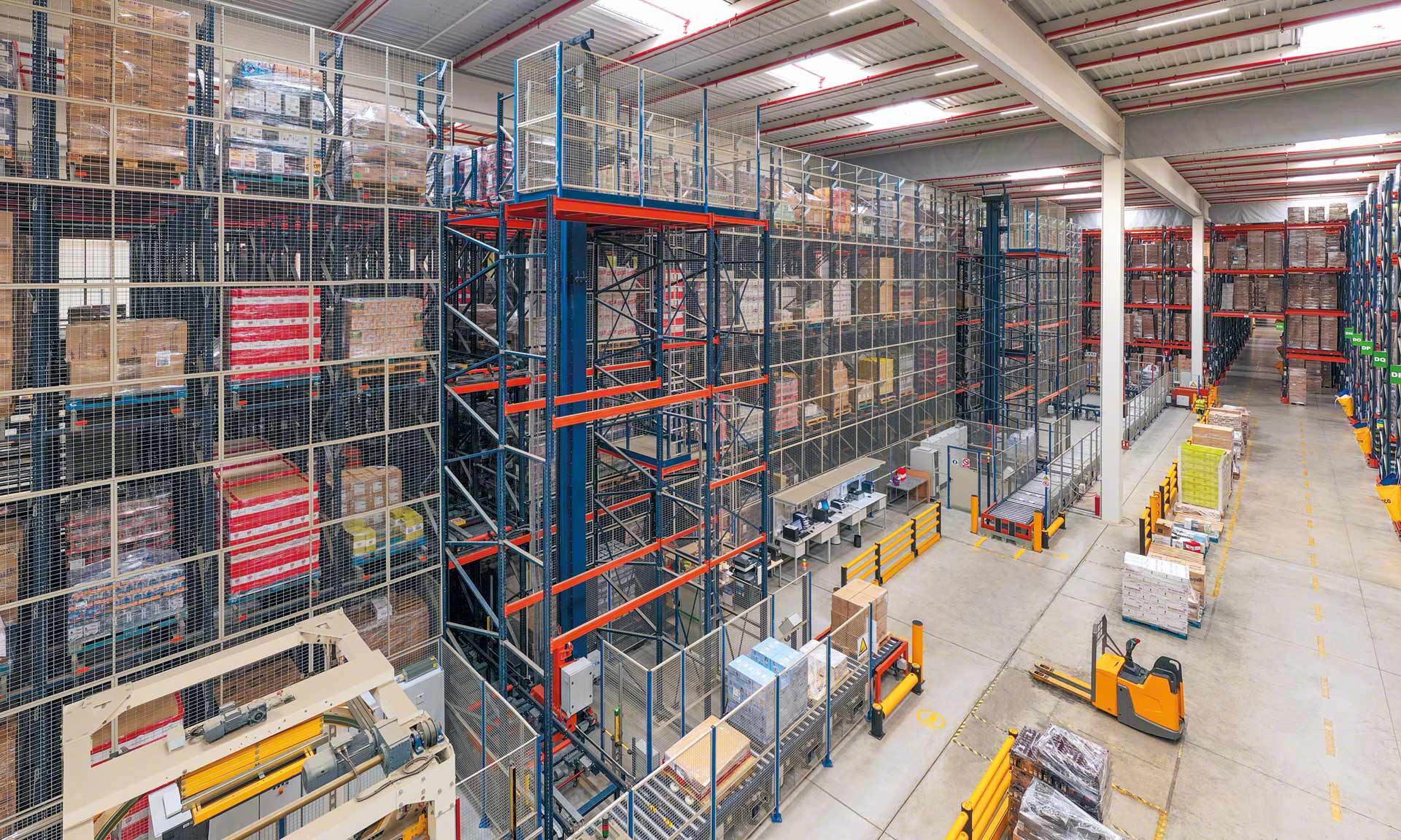 Les équipements en entrepôt sont des systèmes ou des engins qui facilitent les tâches des opérateurs