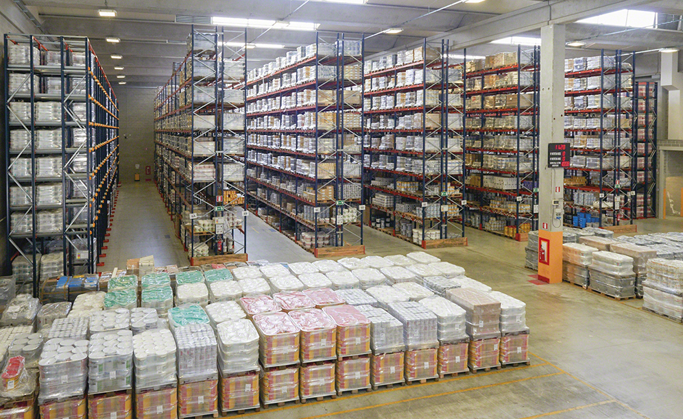 Le nouveau centre de distribution de Cromology de 22 000 m² avec une capacité de stockage de 35 000 palettes